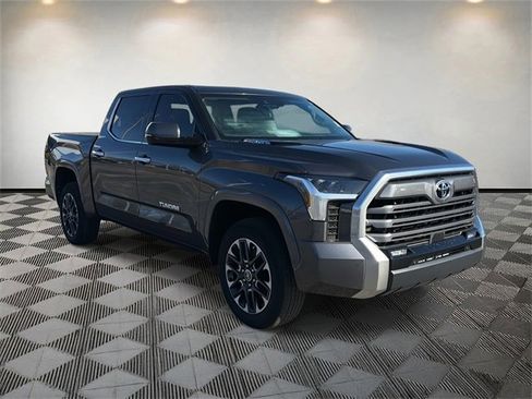 Used 2023 Toyota Tundra Limited image 3