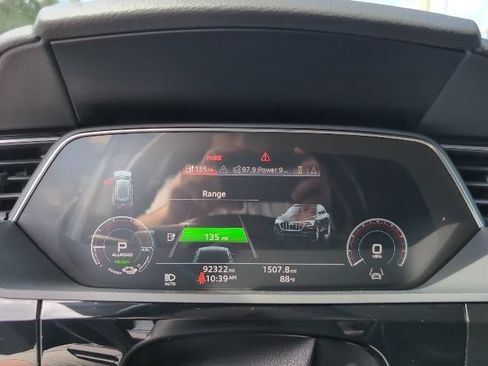 Used 2021 Audi e-tron Premium Plus w/ Premium Plus Package AWD/4WD image 12
