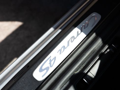 Used 2017 Porsche 911 Carrera 4S image 9