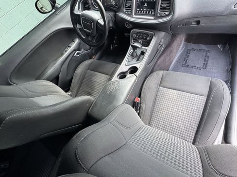 Used 2018 Dodge Challenger SXT image 20