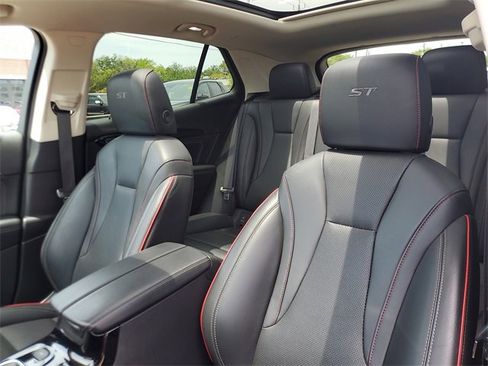 Certified 2023 Buick Envision Essence w/ Sport Touring Package image 15