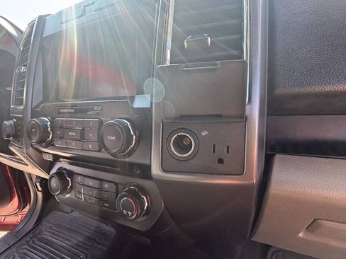 Used 2015 Ford F150 XLT w/ Equipment Group 302A Luxury AWD/4WD image 19