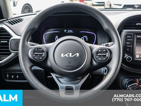 Used 2025 Kia Soul LX w/ LX Technology Package FWD image 31