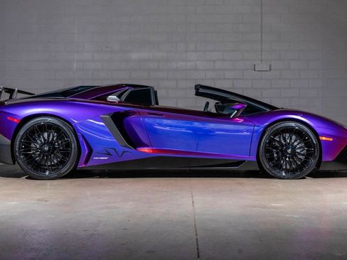 Used 2017 Lamborghini Aventador LP 750-4 Superveloce image 2