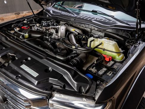 Used 2022 Ford F450 Platinum w/ FX4 Off-Road Package image 40