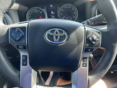Used 2021 Toyota Tacoma SR5 RWD image 19