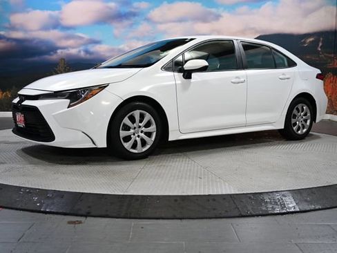 Used 2023 Toyota Corolla LE image 4