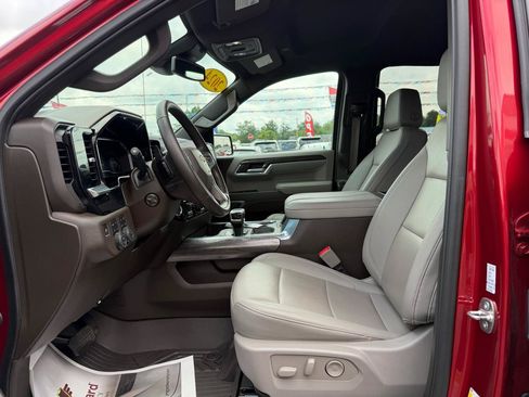 Used 2024 Chevrolet Silverado 1500 LTZ AWD/4WD image 14
