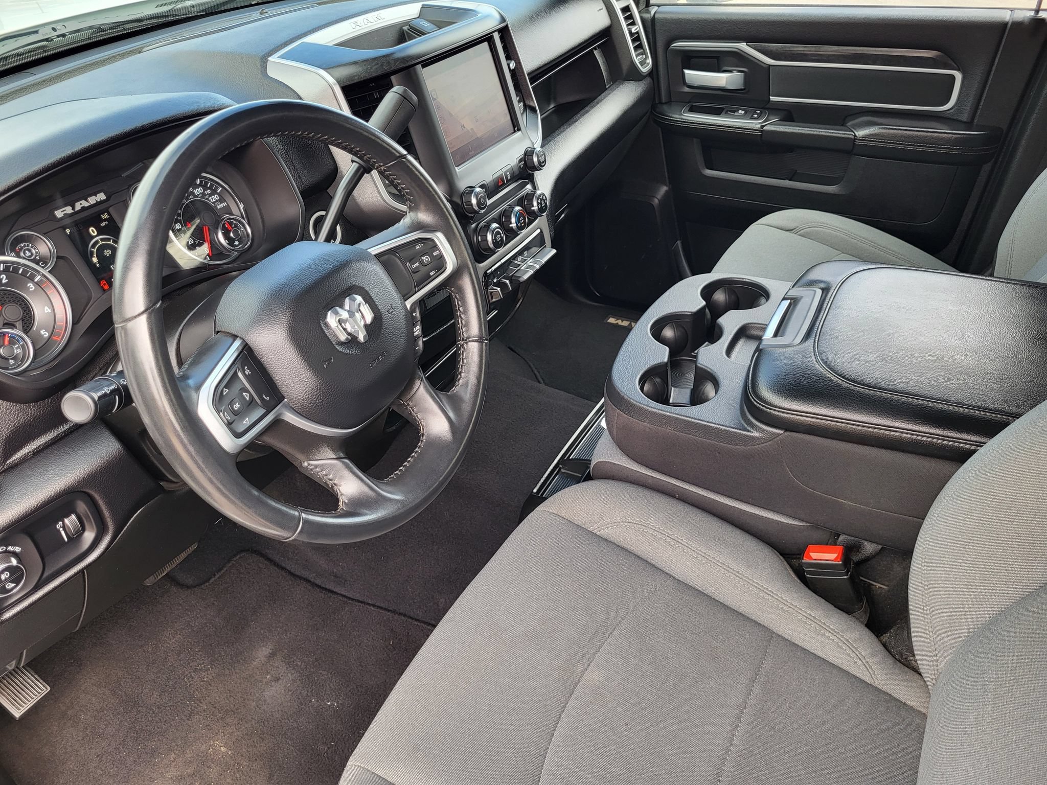 Used 2024 RAM 3500 Big Horn AWD/4WD image 10