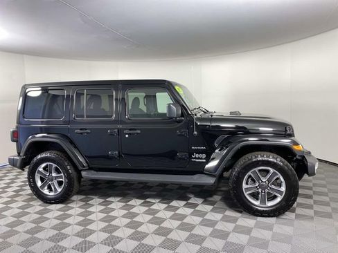 Used 2022 Jeep Wrangler Unlimited Sahara AWD/4WD image 10