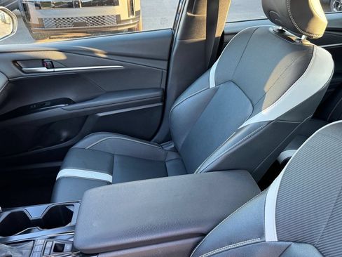Used 2025 Toyota Camry SE FWD image 10