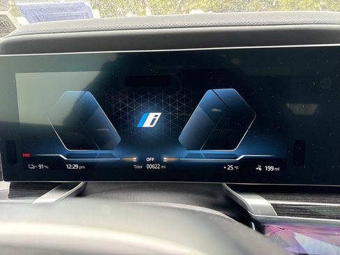 Used 2026 BMW i7 xDrive60 w/ Executive Package image 15