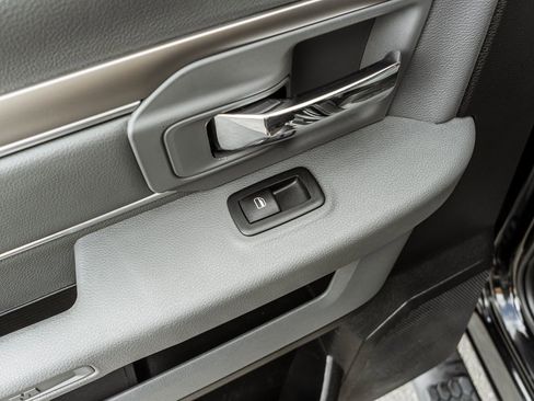 Used 2019 RAM 1500 Classic SLT w/ Black Appearance Group image 30