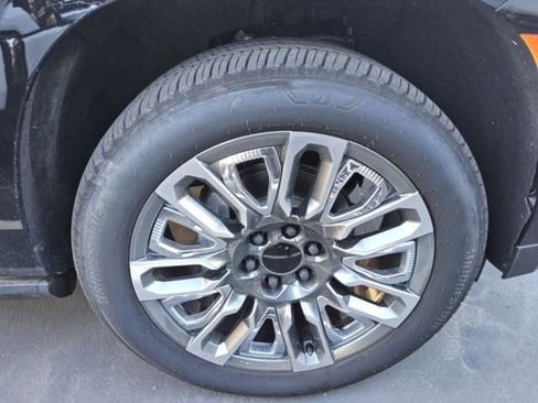 Used 2023 GMC Yukon Denali Ultimate image 6