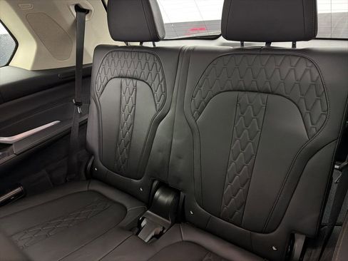 Used 2024 BMW X7 xDrive40i w/ Executive Package image 23