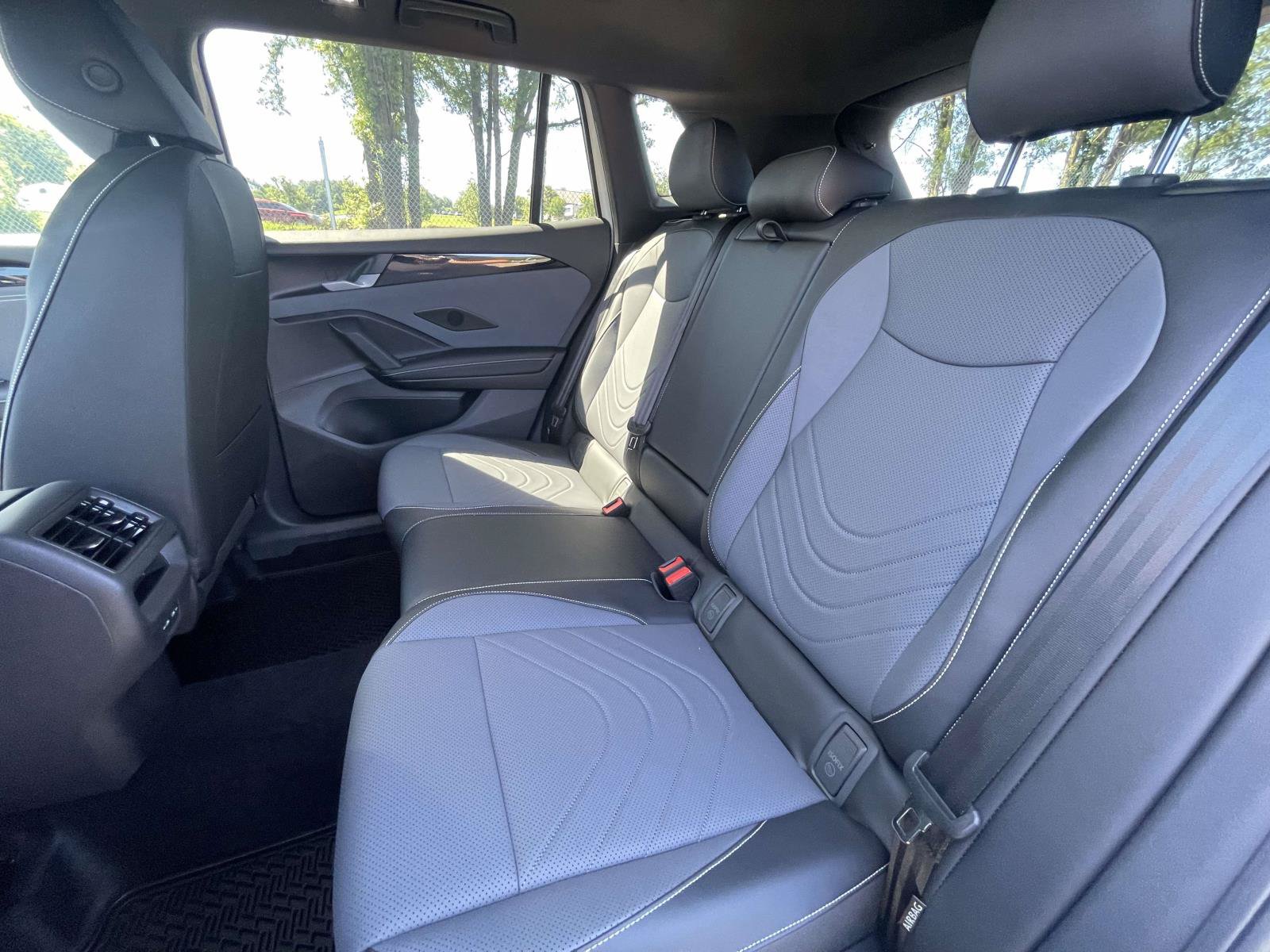 New 2026 Volkswagen Tiguan SE R-Line FWD image 11