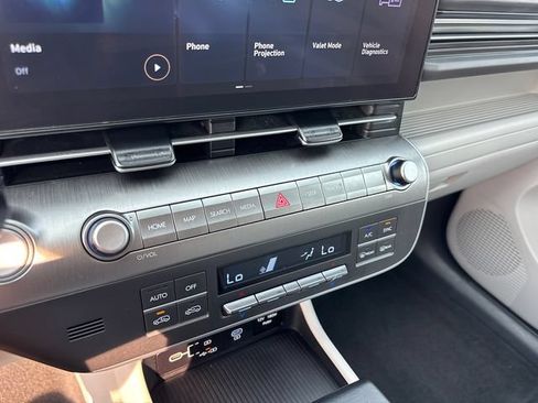 Used 2024 Hyundai Kona SEL AWD/4WD image 23