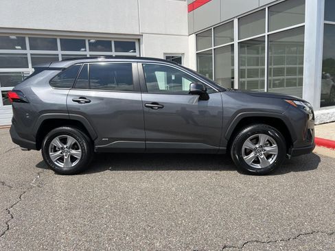 Used 2025 Toyota RAV4 XLE AWD/4WD image 16
