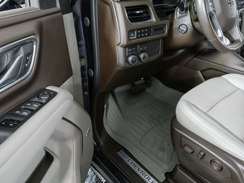 Used 2023 Chevrolet Tahoe Z71 w/ Luxury Package AWD/4WD image 8