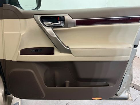 Used 2016 Lexus GX 460 w/ Premium Package AWD/4WD image 24