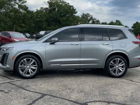 Certified 2025 Cadillac XT6 Premium Luxury AWD/4WD image 5