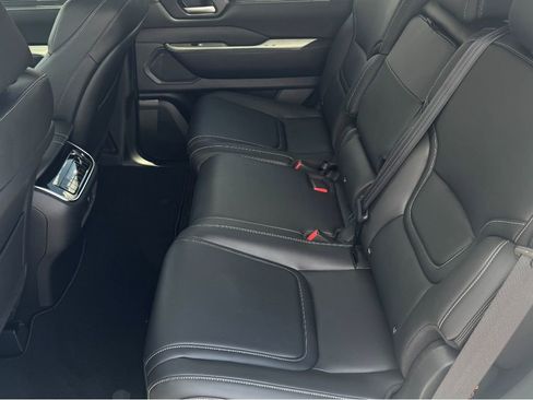 New 2025 Nissan Armada SV image 13