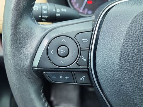 Used 2019 Toyota RAV4 Limited image 19