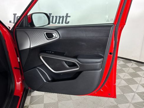 Used 2024 Kia Soul LX w/ Option Group 015 FWD image 33