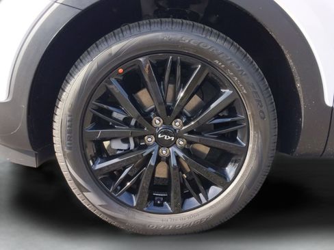 Used 2022 Kia Telluride SX w/ Towing Package FWD image 28