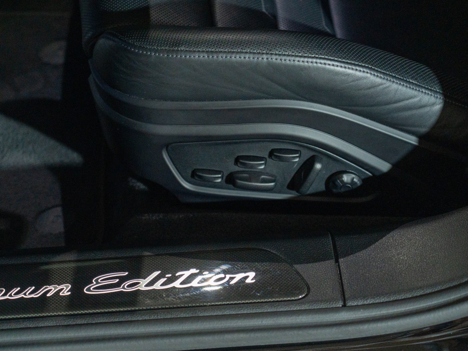 Certified 2023 Porsche Panamera Platinum Edition RWD image 13