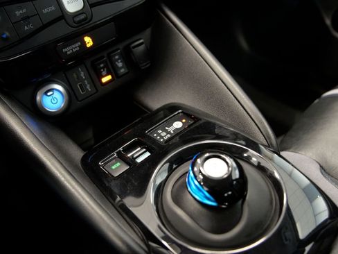 Used 2020 Nissan Leaf SL Plus image 25