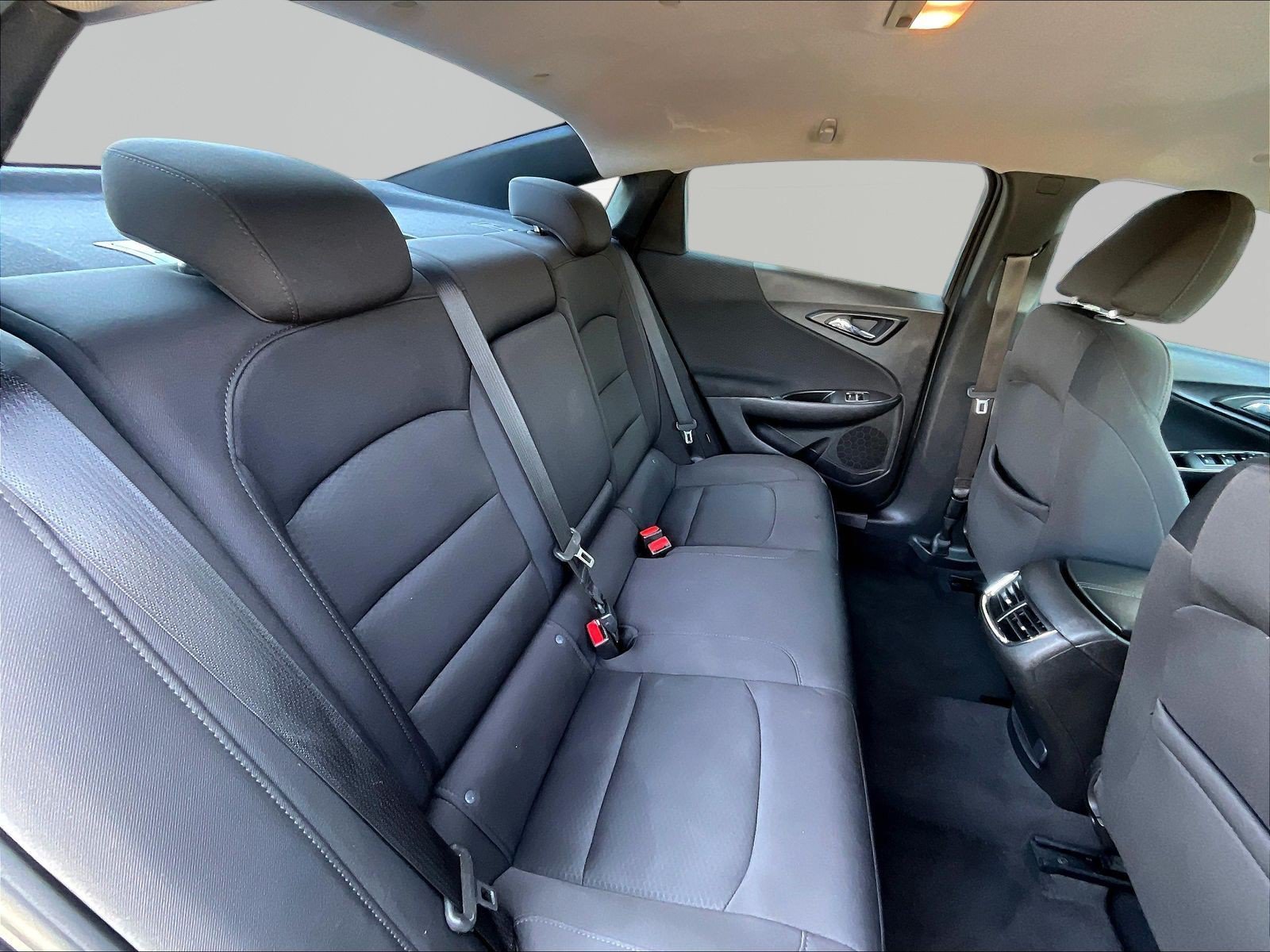 Used 2017 Chevrolet Malibu LT FWD image 25