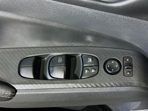 Used 2025 Nissan Altima 2.5 SV image 24