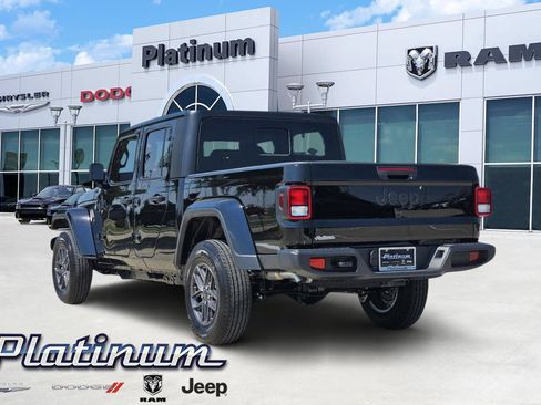 New 2025 Jeep Gladiator Sport AWD/4WD image 4