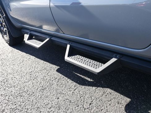 Certified 2023 Nissan Frontier PRO-4X w/ Pro-4X Premium Package image 9