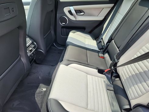 New 2024 Land Rover Discovery Sport Dynamic SE image 5