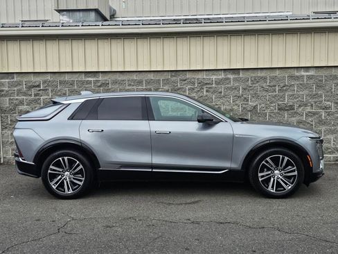 Certified 2024 Cadillac Lyriq Luxury image 9