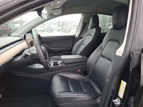 Used 2022 Tesla Model Y Performance image 13