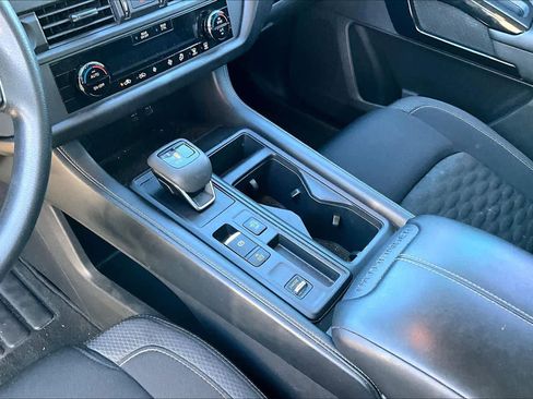 Used 2023 Nissan Pathfinder S image 15