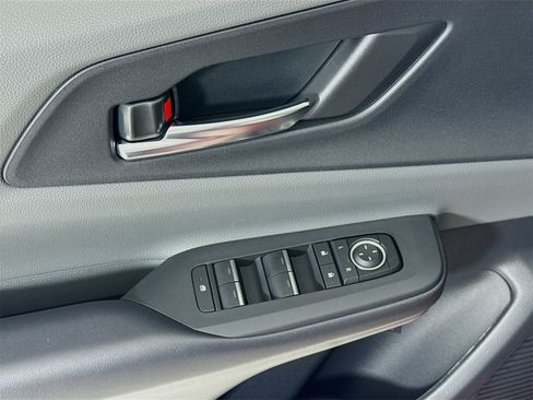 Used 2026 Toyota Prius XLE image 18