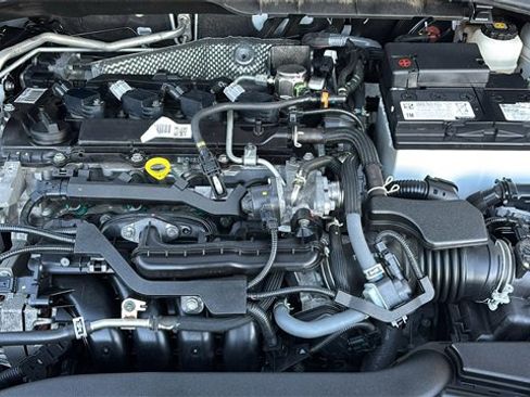 Used 2024 Toyota Corolla Cross LE image 30