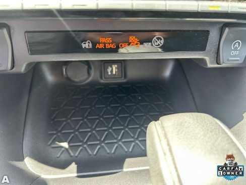 Used 2025 Toyota RAV4 XLE FWD image 26