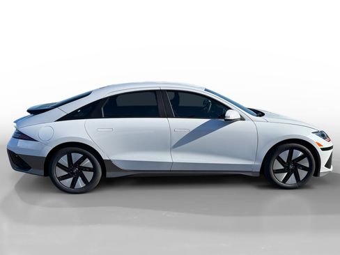 New 2025 Hyundai Ioniq 6 SE image 6