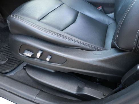 Used 2021 Cadillac XT6 Premium Luxury image 12