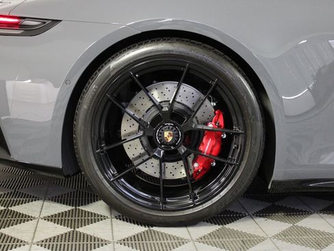 Used 2025 Porsche 911 Carrera 4 GTS image 40