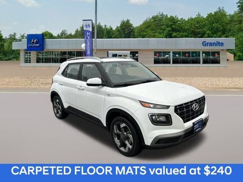 Certified 2025 Hyundai Venue SEL image 5