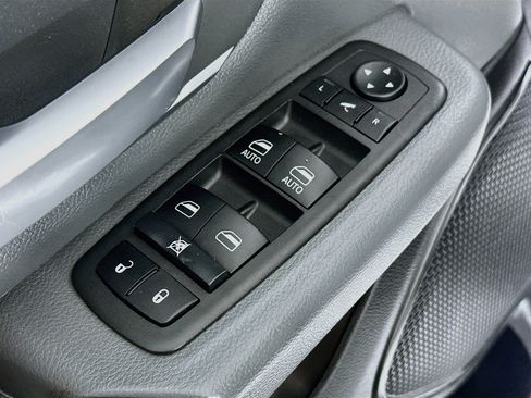 Used 2022 RAM 1500 Big Horn AWD/4WD image 18