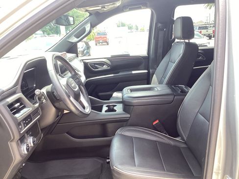 Used 2023 GMC Yukon XL SLT RWD image 16