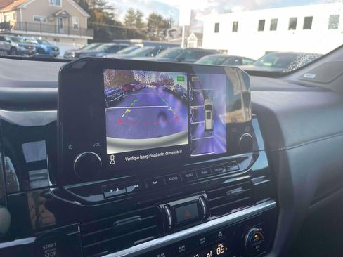 Used 2025 Nissan Pathfinder SL w/ SL Premium Package image 30