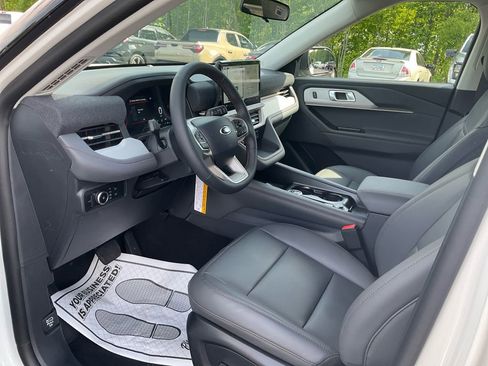 New 2026 Ford Explorer Active w/ Active Comfort Package RWD image 15